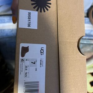 SOLD!!! Like new toddler ugg boots